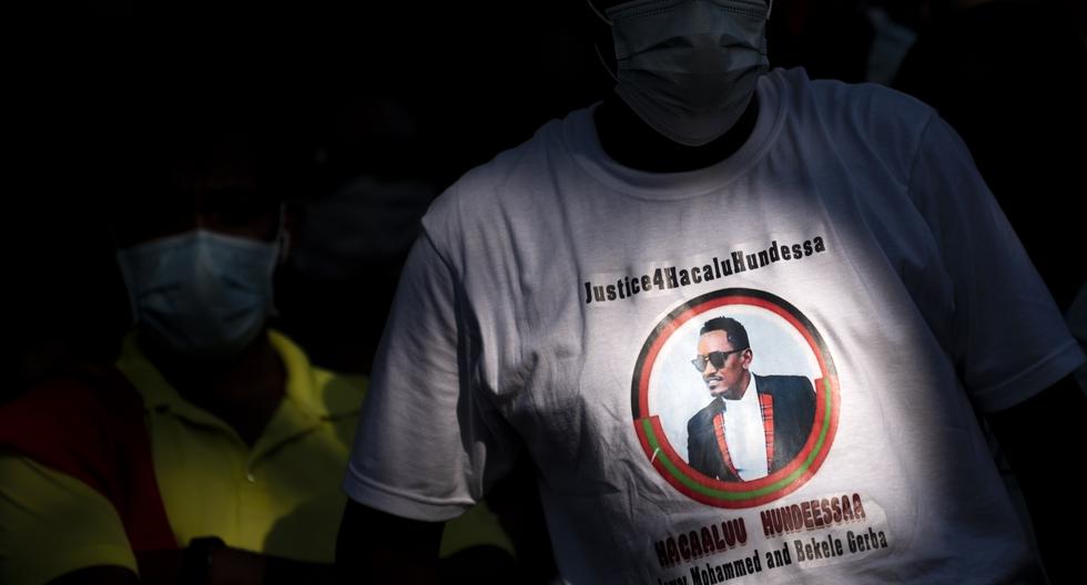 La muerte de Hachalu Hundessa ha provocado una ola de manifestaciones en todo el país africano, reavivando además la lucha de un pueblo históricamente marginado tanto en sus derechos políticos como económicos. (Foto: Stephen Maturen/AFP)