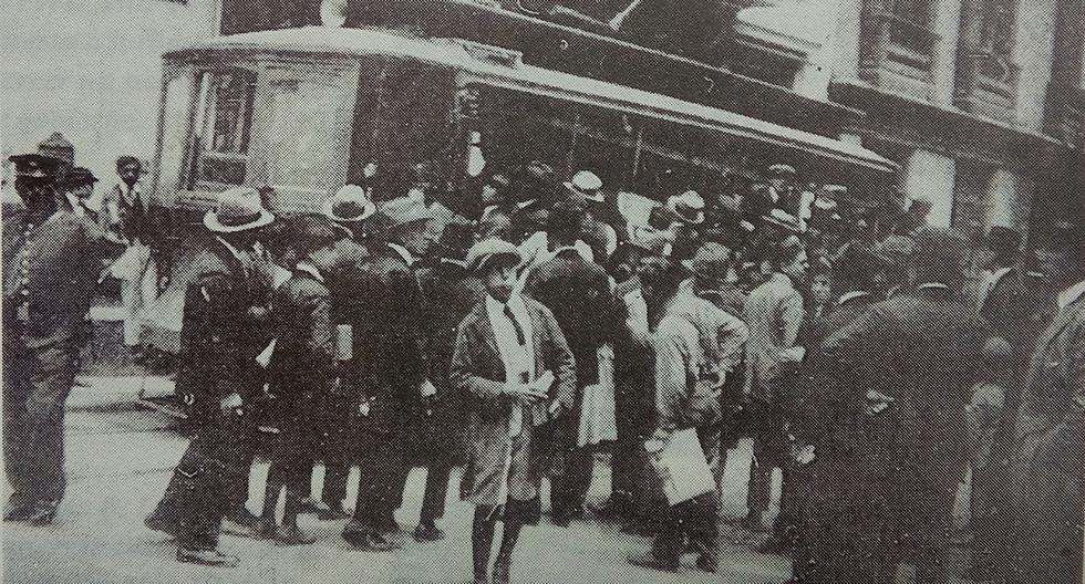 Los choferes del servicio de tranvía urbano y de buses también se plegaron a la huelga general ese verano de 1919. La ciudad de Lima se vio paralizada completamente. Todos buscaban presionar para obtener el derecho de trabajar 8 horas diarias por ley. (Foto: GEC Archivo Histórico)