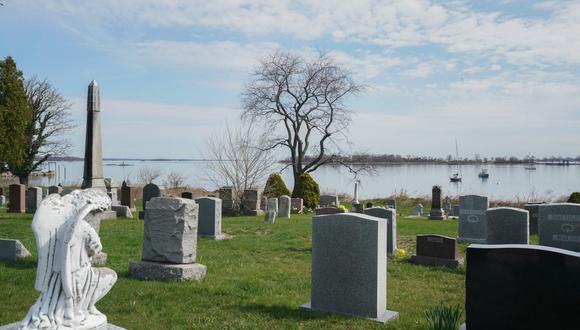 Hart Island pertenece al barrio del Bronx, y está cerca de Long Island. Ahí están enterradas un millón de personas, la mayoría pobres, indigentes y sin familias. (AFP)
