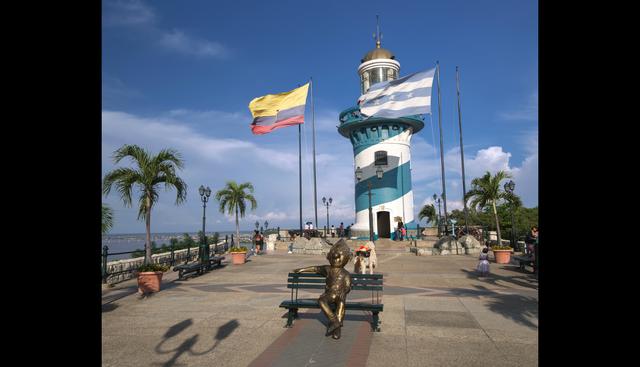 El faro de Guayaquil tiene 18.75 metros de altura.   Foto: Shutterstock.
