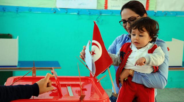 Túnez decide en las urnas si consolida la Primavera Árabe - 1