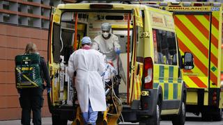 Reino Unido, el país de Europa más golpeado por la pandemia de coronavirus, rebaja de 5 a 4 el nivel de alerta