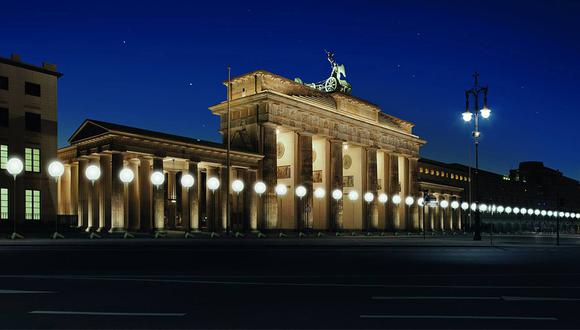 Berlín celebra la caída del Muro con instalación luminosa