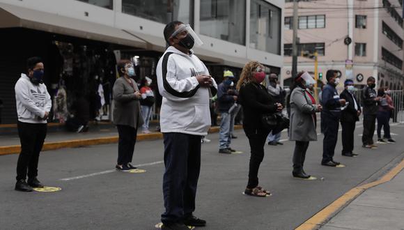 La cantidad de casos confirmados de coronavirus aumentó este lunes, informó el Minsa. (Leandro Britto/GEC)