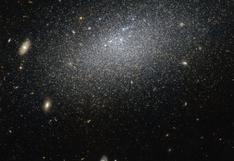 NASA revela una galaxia ermitaña misteriosa en el espacio
