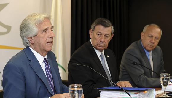 El 3 de diciembre, el presidente de Uruguay, Tabaré Vázquez, anunció que su país negó el asilo a García ya que consideró que el ex presidente García no era un refugiado político y que la Justicia peruana funcionaba "autónomamente" y "libremente".
(Foto: AFP)