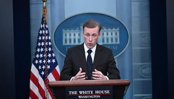 El asesor de Seguridad Nacional de EE. UU., Jake Sullivan, habla durante la sesión informativa diaria en la Casa Blanca en Washington, DC, el 12 de diciembre de 2022. (Foto de Brendan SMIALOWSKI / AFP)