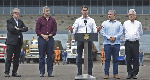 Juan Guaidó junto al secretario general de la OEA Luis Almagro, el presidente de Paraguay Mario Abdo Benitez, el presidente de Colombia Iván Duque y el mandatario de Chile Sebastián Piñera. (AFP).
