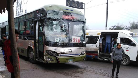 Según el portal del SAT, este bus adeuda más de 23.500 soles en papeletas.