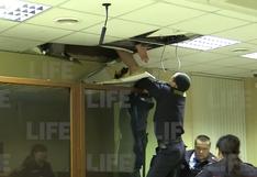 Rusia: sospechoso de asesinato intentó escapar por el techo de un juzgado en Moscú | Video 