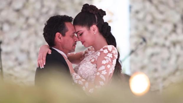 Marc Anthony y Nadia Ferreira en un momento de su boda (Foto: Nadia Ferreira / Instagram)