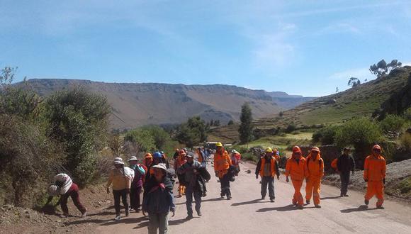 Moradores de las zonas altas de Caylloma bloquearon ayer el acceso al valle del Colca, ubicado en el distrito de Chivay (Foto: Frente de Defensa de Caylloma)
