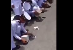 YouTube: cadetes son obligados a destruir sus celulares | VIDEO