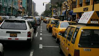 Municipalidad de Lima no aclara cómo controlará la salida de taxis viejos