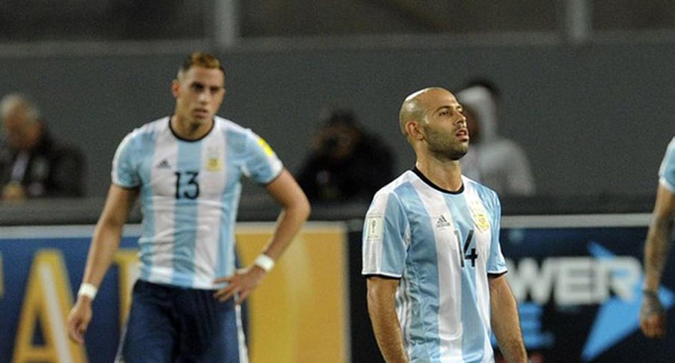 Javier Mascherano y Ramiro Funes Mori, culpables de los goles peruanos sufren el gol de Cueva. (Foto: TyC Sports)