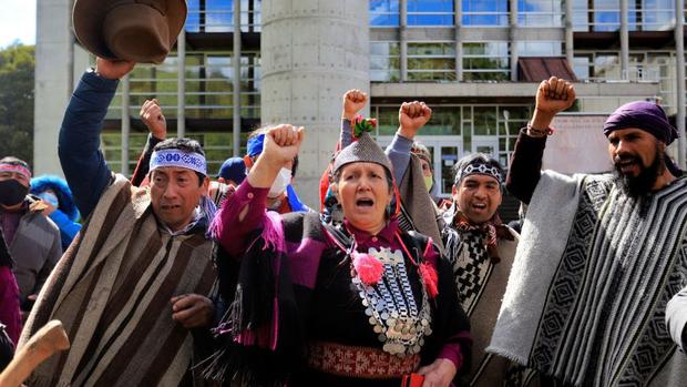 Members of the Mapuche community.  (Getty Images).
