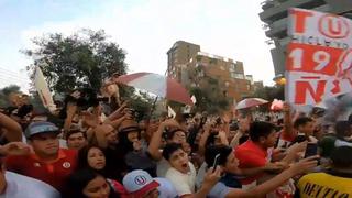 Alianza Lima vs. Universitario: banderazo crema en la salida del plantel rumbo a Matute | VIDEO