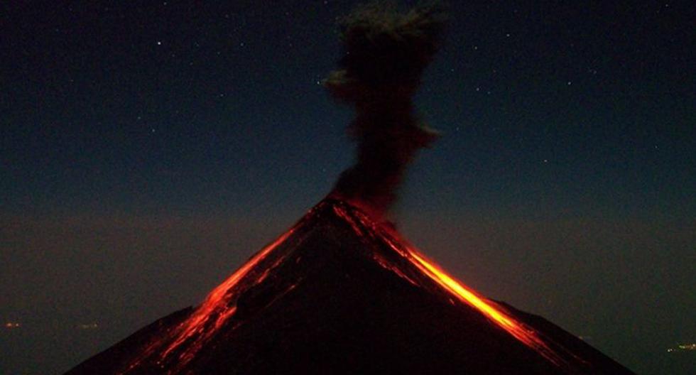 Imagen referencial de erupción del Volcán de Fuego en 2006. (Foto: Wikimedia)
