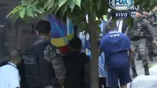 Argentina vs. Paraguay: Messi firmó autógrafo a niño que asustó a agentes de seguridad | VIDEO