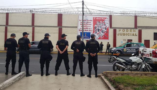 Aún se desconocen las causas del motín. No se ha reportado heridos durante el restablecimiento del orden por parte de la Policía Nacional. (Juan Guillermo Lara)