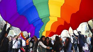 "LGTB", "gais", "arcoíris": Así se escriben los términos del Día del Orgullo