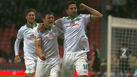 Pizarro y los elogios en Twitter: hasta Podolski lo felicitó