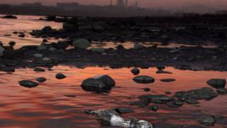 Más de 112 empresas suspendidas por la contaminación de un río al sur China