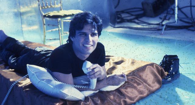 Pedro Suárez Vértiz, durante las grabaciones del videoclip de "Me estoy enamorando". (Foto: Germán Ballesteros - El Comercio)