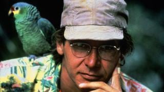 Harrison Ford navega por el río Amazonas en un crucero