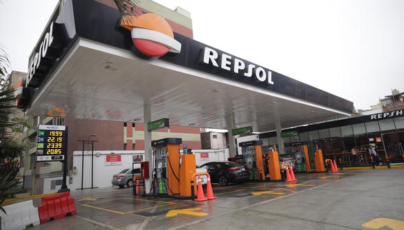 “Las estaciones de servicio Repsol y afiliadas están abasteciendo combustibles con normalidad a los consumidores”, dijo la empresa en un comunicado. (Foto: GEC)