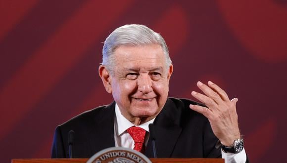El presidente Andrés Manuel López Obrador, habla durante su participación en la conferencia de prensa matutina en el Palacio Nacional, el 24 de enero de 2023 en Ciudad de México, México. (Foto de Isaac Esquivel / EFE)