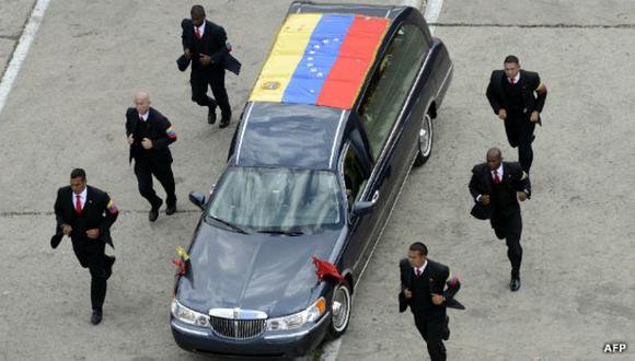 Carroza que llevó el cuerpo de Hugo Chávez volverá a Colombia