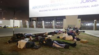 Inmovilización obligatoria: personas pernoctaron en exteriores de aeropuerto Jorge Chávez