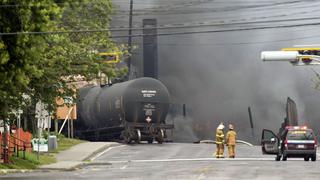 FOTOS: tren cargado de petróleo se descarriló y explotó en pueblo de Canadá