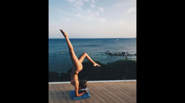 Ariana Rovegno es la hija mayor de Bárbara Cayo. La joven es amante del yoga y comparte fotografías de sus prácticas en Instagram.