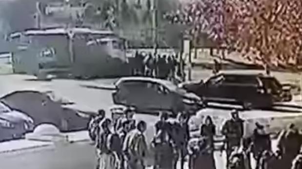 Jerusalén: El momento en que camión embistió a soldados [VIDEO]