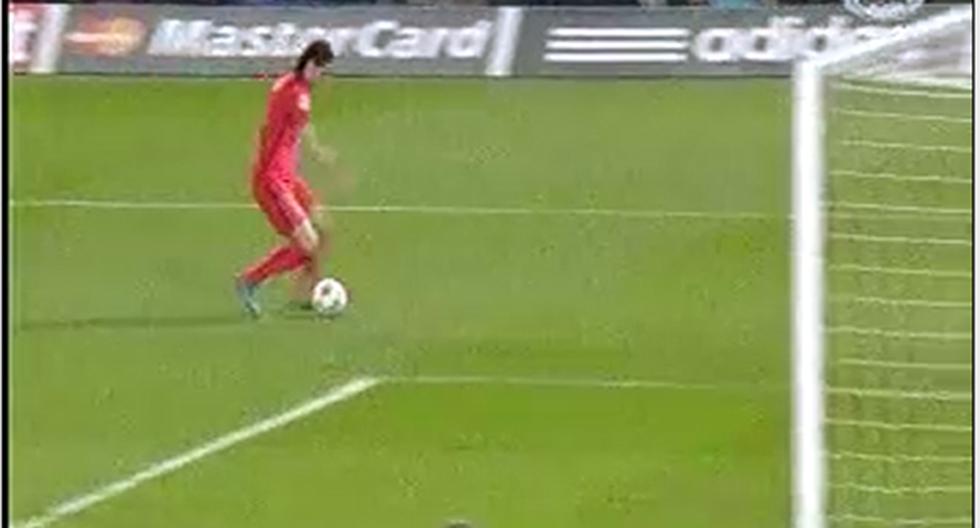 Edinson Cavani se perdió increíble ocasión de gol (Foto: Captura)