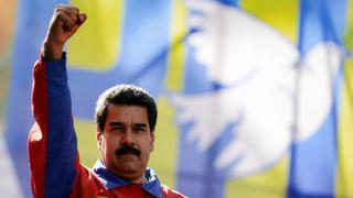 Maduro pide superpoderes para enfrentar "agresión imperialista"