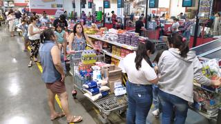 Coronavirus en el Perú: largas colas y anaqueles vacíos en principales supermercados de Lima y Callao