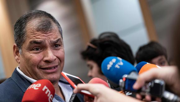 Rafael Correa tildó de “ridículo” pensar que buscaría derrocar a Lenín Moreno, con quien, aseguró, mantiene una relación amistosa. También dijo que asesora económicamente al régimen en Venezuela. (AFP)