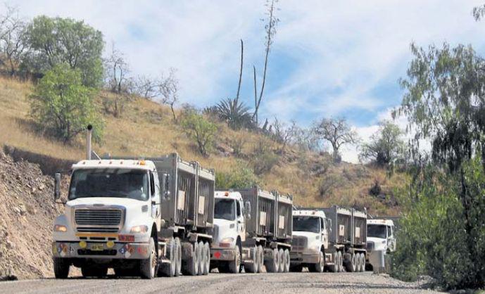 OEFA determinó que los vehículos con concentrado de mineral de Las Bambas deberán circular en un rango determinado de horas.