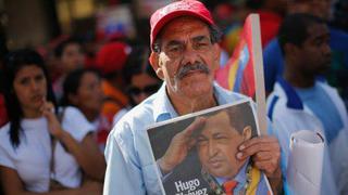 Miles de seguidores de Hugo Chávez se vuelcan a las calles de Caracas
