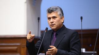 Ética evaluará denuncia contra César Campos, acusado de recortar sueldos