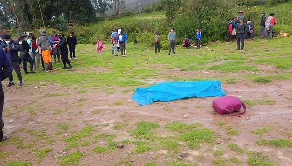 Ayacucho: una niña de 4 años, que también recibió la descarga eléctrica, recibe atención médica en el centro de salud de Vilcashuamán. (Foto: GEC)