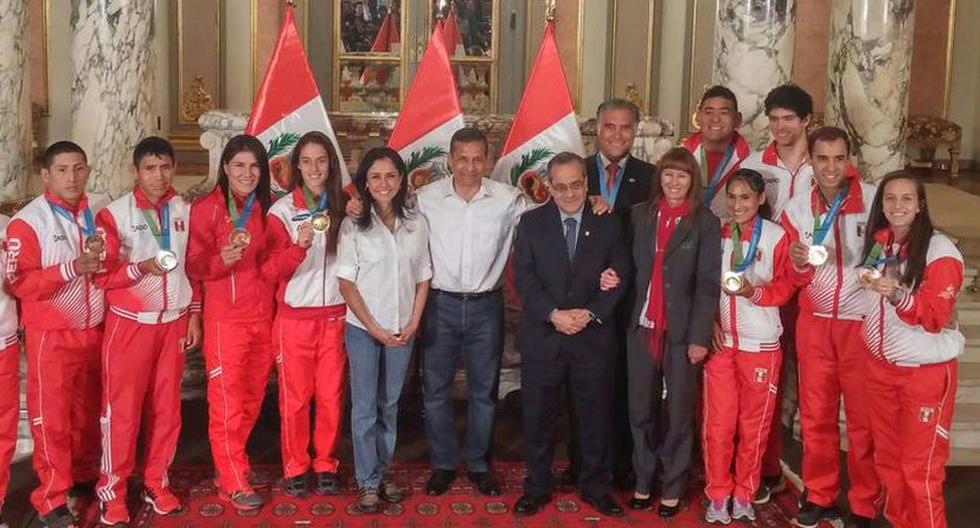 Ollanta Humala con los medallistas peruanos en Toronto 2015 (IPD)