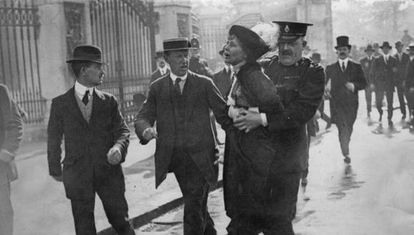 Emmeline Pankhurst fundó la WSPU en 1903 y se rehusaba a comer, beber y dormir cuando era arrestada.