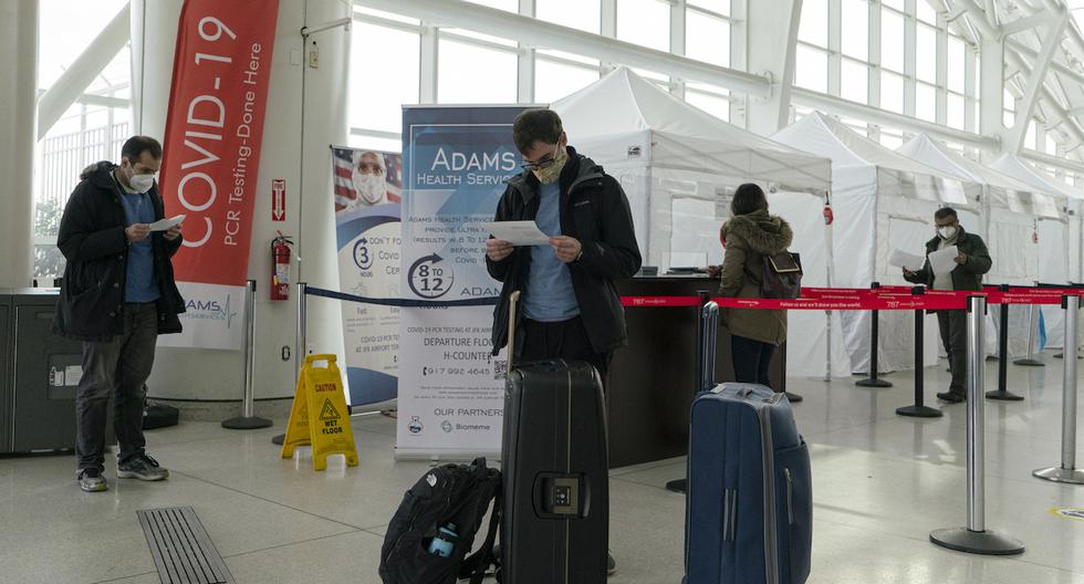 WHO supports the use of masks on long flights due to the rapid spread of the omicron variant in the US.