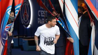 Los aficionados corearon su nombre: Lionel Messi fue presentado en el Parque de los Príncipes | VIDEO