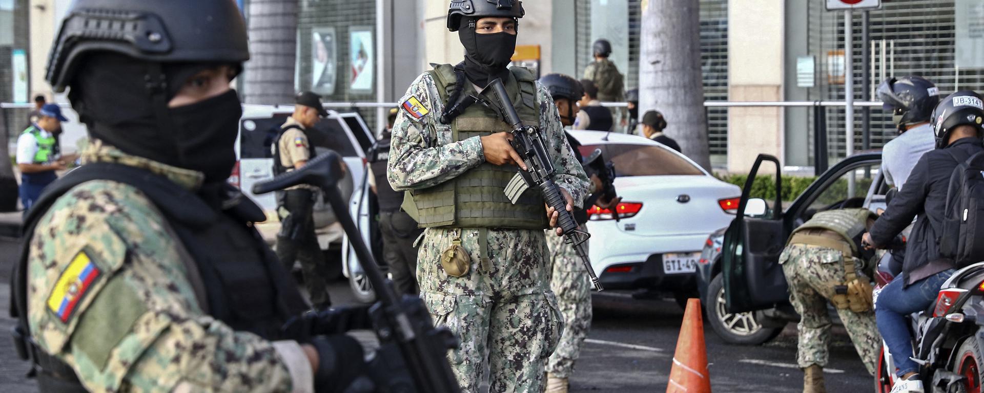 La polémica en Ecuador por el porte de armas de uso civil: ¿servirá para frenar la delincuencia?