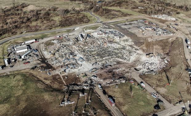 An aerial photo taken with a drone shows the destruction of the Mayfield Consumer Products candle factory after tornadoes swept through the area, leaving destruction and death in six states, in Mayfield, Kentucky, USA (EFE / EPA / TANNEN MAURY).
